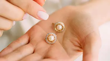 La demanda mundial de joyas de inspiraci&oacute;n vintage se dispara entre los millennials.